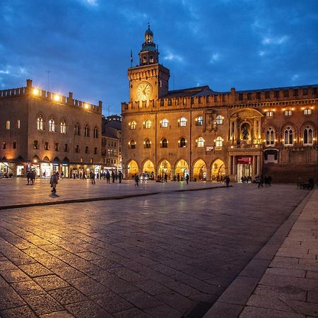 Urbanicooh Garisenda - Piazza Maggiore View Bologna Eksteriør bilde